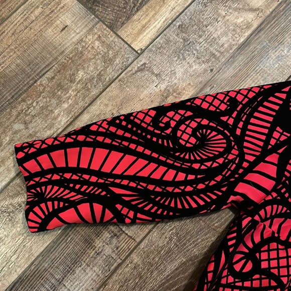 Beige by ECI Flocked Long Sleeve Red Peep Hole Dress with Black Velvet Size 10 - Picture 4 of 5